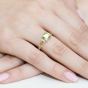 Oliwin 1,10ct i Brylanty  - pierścionek ze złota próby 585. W-0103O